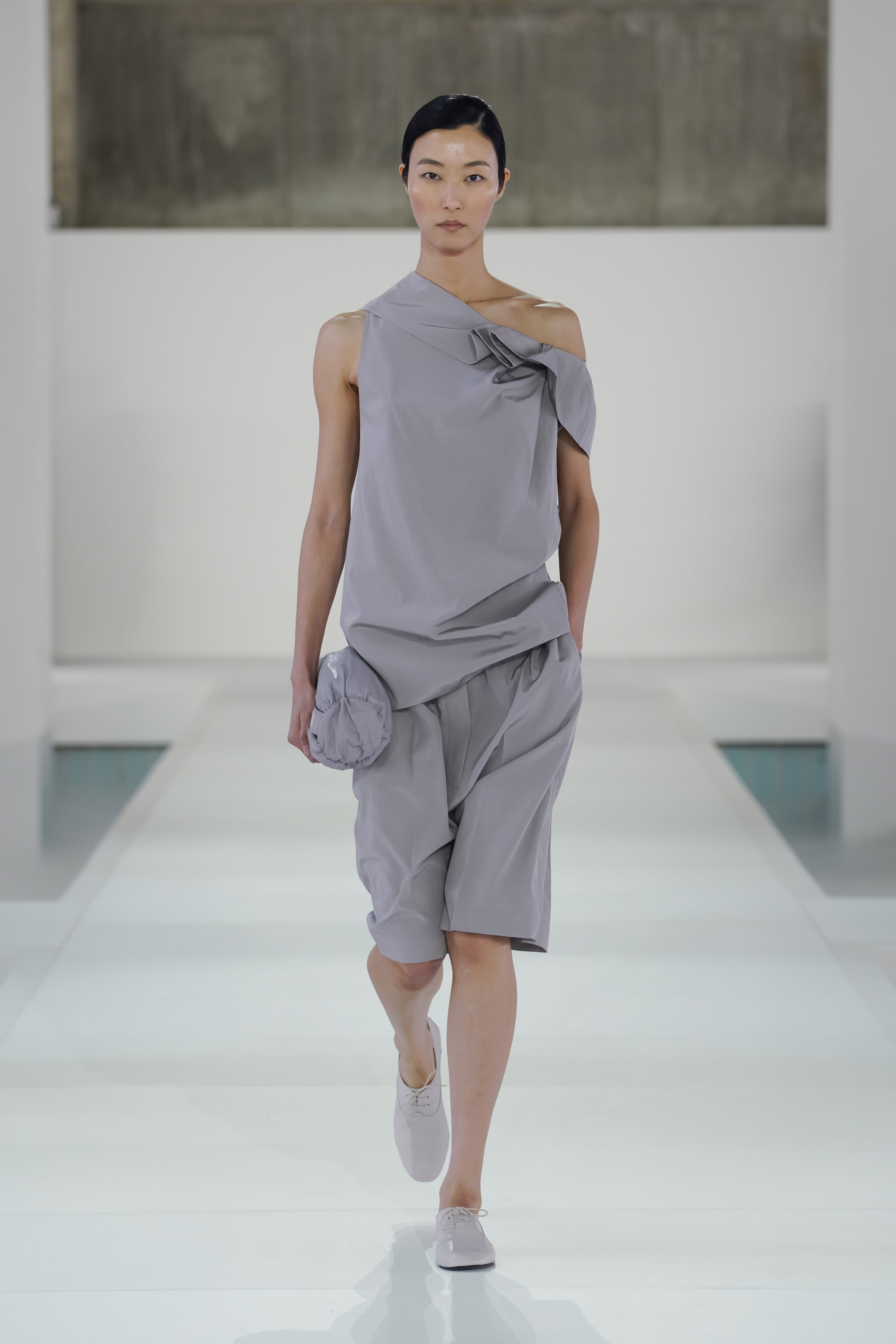 オーバーサイズ ドレープトップ